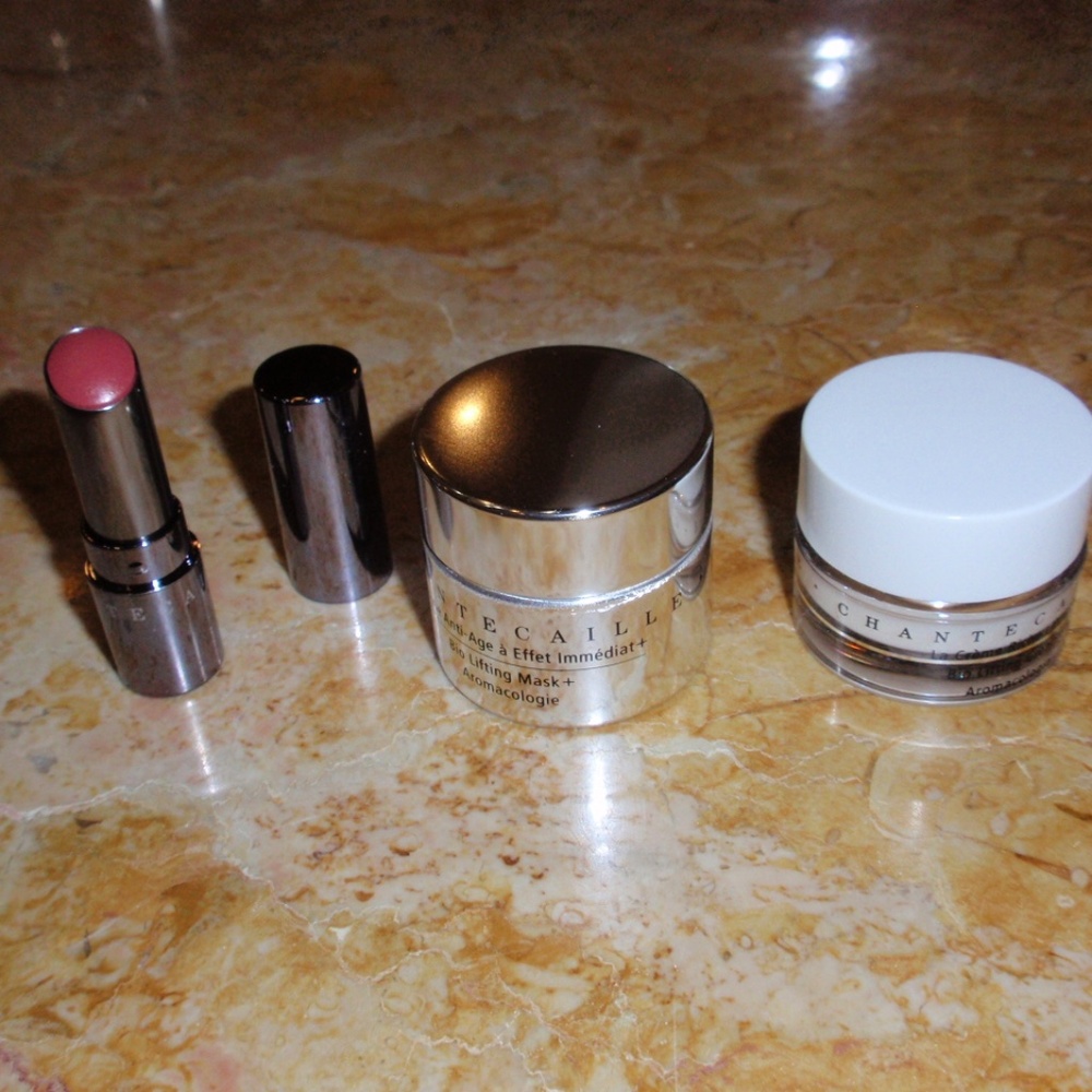 Chantecaille Travel Set Lip Chic in Tea Rose Bio Lifting Cream and Lifting Mask